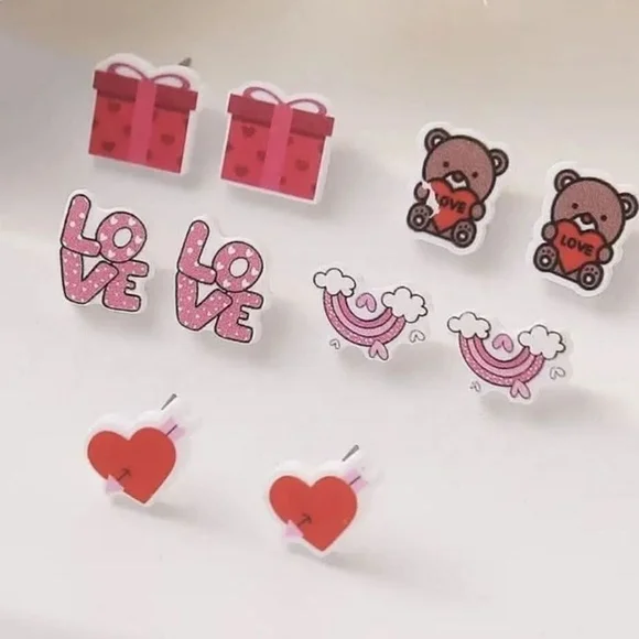 Set Of 5 Acrylyc Stud Love Earrings - Picture 2 of 3